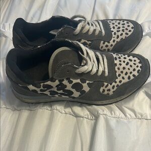 Stylish Women's Leopard Print Sneakers